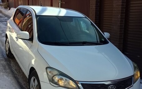 KIA cee'd I рестайлинг, 2011 год, 660 000 рублей, 2 фотография