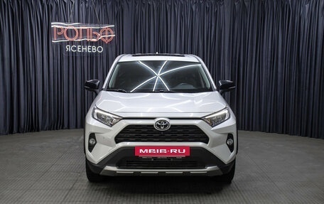 Toyota RAV4, 2022 год, 3 698 000 рублей, 2 фотография