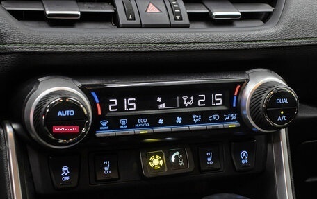 Toyota RAV4, 2022 год, 3 698 000 рублей, 18 фотография