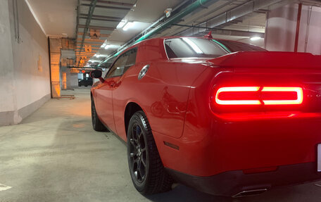 Dodge Challenger III рестайлинг 2, 2017 год, 2 600 000 рублей, 6 фотография