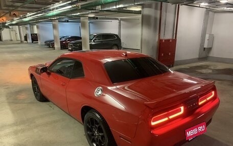 Dodge Challenger III рестайлинг 2, 2017 год, 2 600 000 рублей, 5 фотография