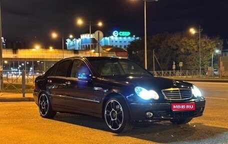 Mercedes-Benz C-Класс, 2004 год, 760 000 рублей, 1 фотография