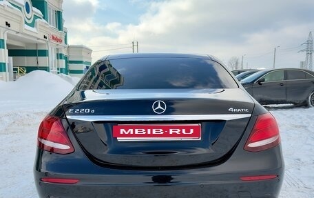 Mercedes-Benz E-Класс, 2019 год, 3 250 000 рублей, 5 фотография