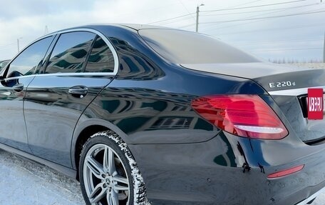 Mercedes-Benz E-Класс, 2019 год, 3 250 000 рублей, 4 фотография