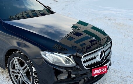 Mercedes-Benz E-Класс, 2019 год, 3 250 000 рублей, 10 фотография