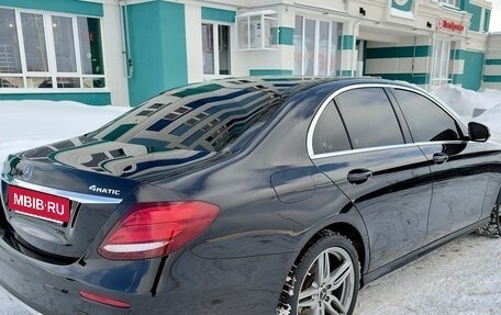 Mercedes-Benz E-Класс, 2019 год, 3 250 000 рублей, 7 фотография