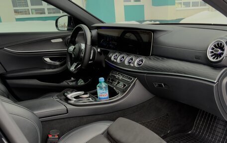 Mercedes-Benz E-Класс, 2019 год, 3 250 000 рублей, 21 фотография