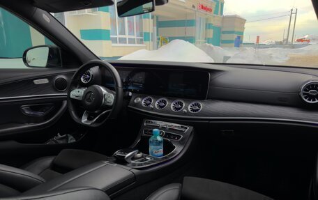 Mercedes-Benz E-Класс, 2019 год, 3 250 000 рублей, 22 фотография