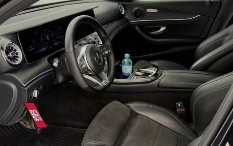 Mercedes-Benz E-Класс, 2019 год, 3 250 000 рублей, 18 фотография