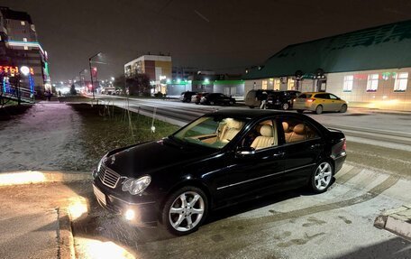 Mercedes-Benz C-Класс, 2004 год, 760 000 рублей, 3 фотография