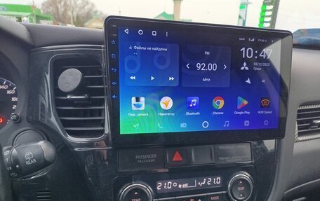 Mitsubishi Outlander III рестайлинг 3, 2014 год, 1 510 000 рублей, 9 фотография