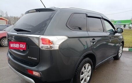 Mitsubishi Outlander III рестайлинг 3, 2014 год, 1 510 000 рублей, 5 фотография