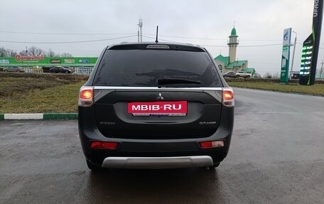 Mitsubishi Outlander III рестайлинг 3, 2014 год, 1 510 000 рублей, 3 фотография