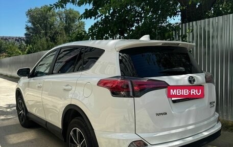 Toyota RAV4, 2015 год, 1 850 000 рублей, 2 фотография