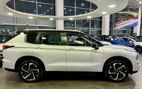 Mitsubishi Outlander, 2023 год, 3 850 000 рублей, 7 фотография