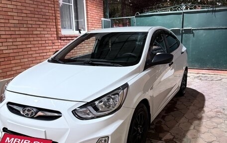 Hyundai Solaris II рестайлинг, 2012 год, 750 000 рублей, 6 фотография