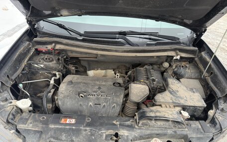 Mitsubishi Outlander III рестайлинг 3, 2015 год, 1 600 000 рублей, 13 фотография