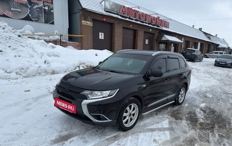 Mitsubishi Outlander III рестайлинг 3, 2015 год, 1 600 000 рублей, 3 фотография
