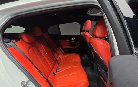 BMW 1 серия, 2022 год, 2 100 000 рублей, 12 фотография