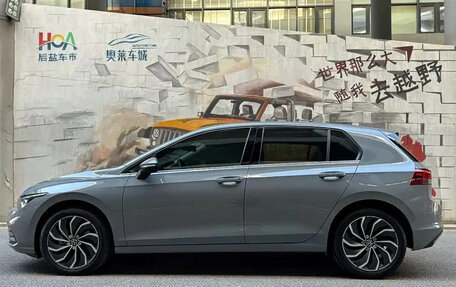 Volkswagen Golf VIII, 2022 год, 1 600 000 рублей, 3 фотография