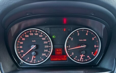 BMW 3 серия, 2011 год, 950 000 рублей, 12 фотография