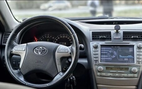 Toyota Camry, 2006 год, 900 000 рублей, 2 фотография
