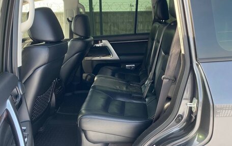 Toyota Land Cruiser 200, 2014 год, 5 900 000 рублей, 21 фотография