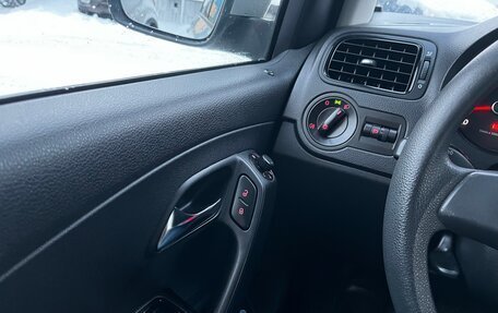 Volkswagen Polo VI (EU Market), 2012 год, 600 000 рублей, 11 фотография