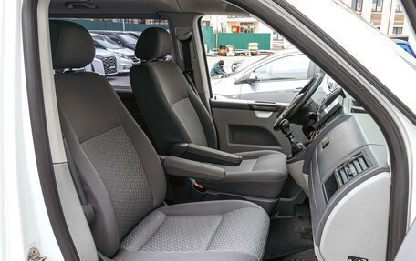 Volkswagen Caravelle T5, 2012 год, 1 890 000 рублей, 8 фотография