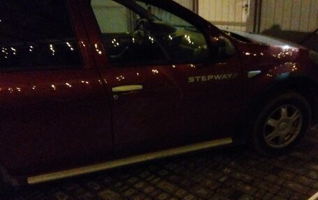 Renault Sandero I, 2013 год, 700 000 рублей, 3 фотография