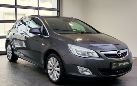 Opel Astra J, 2011 год, 655 000 рублей, 3 фотография