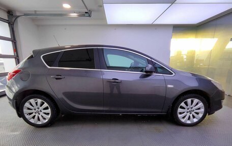 Opel Astra J, 2011 год, 655 000 рублей, 5 фотография