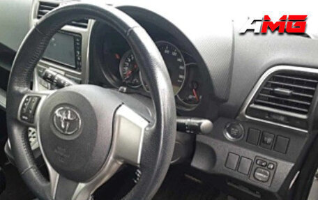 Toyota Ractis II, 2012 год, 840 000 рублей, 3 фотография