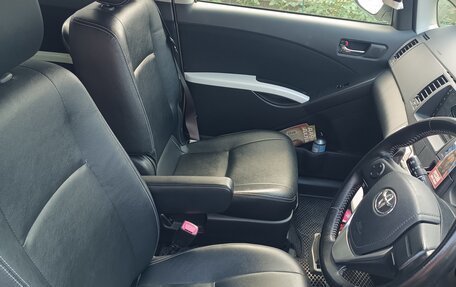 Toyota ISis I, 2013 год, 1 400 000 рублей, 5 фотография