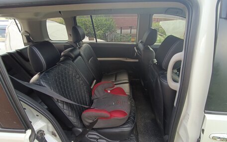 Toyota ISis I, 2013 год, 1 400 000 рублей, 3 фотография