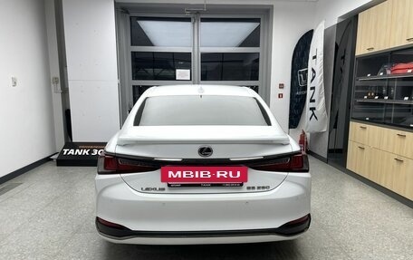 Lexus ES VII, 2021 год, 4 450 000 рублей, 6 фотография