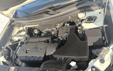 Mitsubishi Outlander III рестайлинг 3, 2018 год, 2 180 000 рублей, 12 фотография