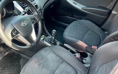 Hyundai Solaris II рестайлинг, 2015 год, 1 100 000 рублей, 6 фотография