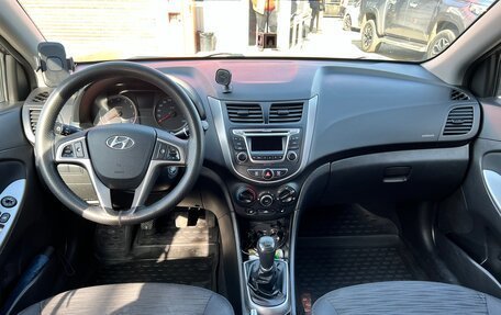 Hyundai Solaris II рестайлинг, 2015 год, 1 100 000 рублей, 5 фотография