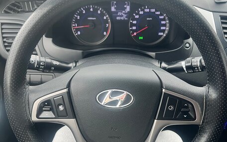 Hyundai Solaris II рестайлинг, 2015 год, 1 100 000 рублей, 11 фотография