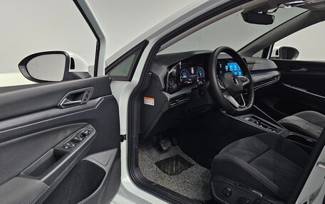 Volkswagen Golf VIII, 2022 год, 2 420 000 рублей, 10 фотография