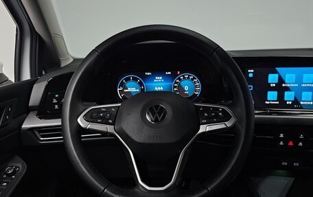 Volkswagen Golf VIII, 2022 год, 2 420 000 рублей, 12 фотография