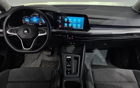 Volkswagen Golf VIII, 2022 год, 2 420 000 рублей, 7 фотография