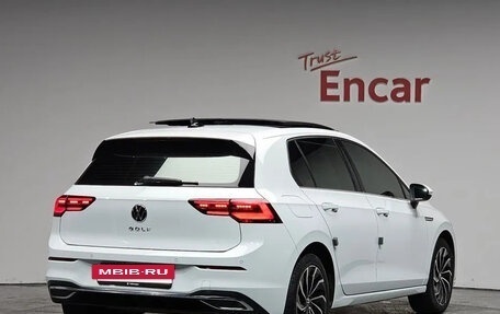 Volkswagen Golf VIII, 2022 год, 2 420 000 рублей, 3 фотография