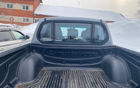 Mitsubishi L200 IV рестайлинг, 2015 год, 1 550 000 рублей, 5 фотография