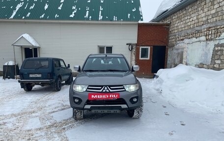 Mitsubishi L200 IV рестайлинг, 2015 год, 1 550 000 рублей, 2 фотография