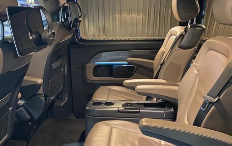 Mercedes-Benz V-Класс, 2020 год, 7 950 000 рублей, 4 фотография