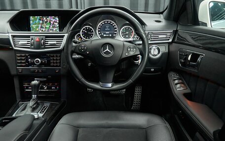 Mercedes-Benz E-Класс, 2011 год, 1 530 000 рублей, 22 фотография