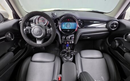 MINI Hatch, 2022 год, 1 850 000 рублей, 9 фотография