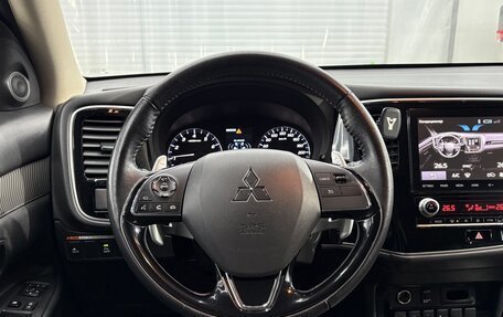 Mitsubishi Outlander III рестайлинг 3, 2021 год, 3 300 000 рублей, 12 фотография